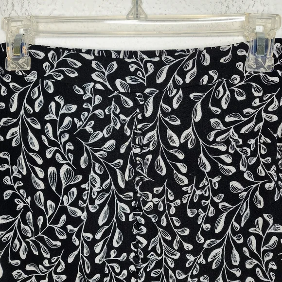 J. Jill Black and White Midi Skirt, A Line Sz XS Floral w Elastic Waist and Slit - Picture 2 of 13